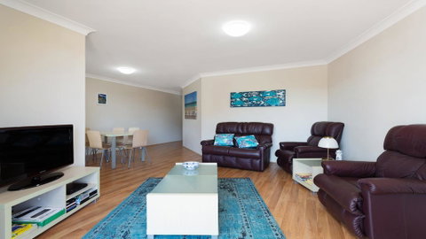 Centrepoint 1 - CBD Location - Accommodation Redcliffe 2