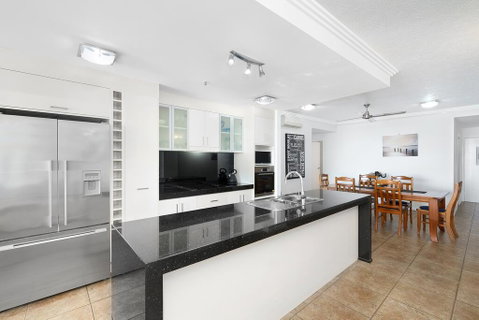 Centrepoint Apartments - Accommodation Redcliffe 2