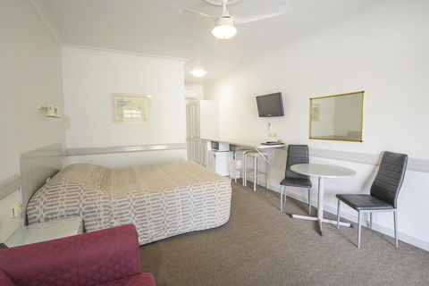 Centretown Motel - Accommodation Redcliffe 0