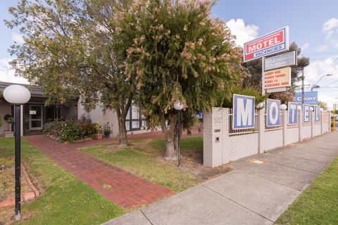 Chadstone Executive Motel - Accommodation Redcliffe 0