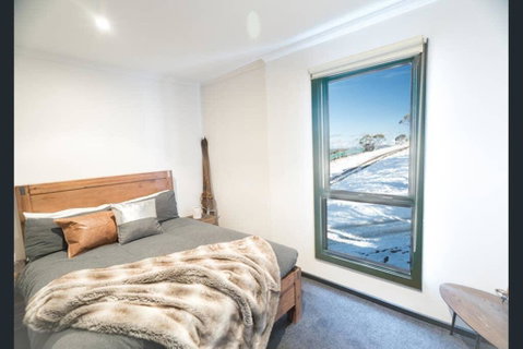 Chalet Deich - Pearse Apt 3 - Ski In Ski Out - Accommodation Redcliffe 2