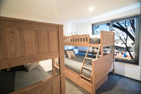 Chalet Deich - Pearse Apt 3 - Ski In Ski Out - Accommodation Redcliffe 3