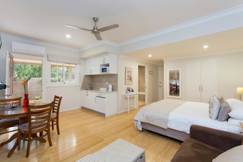 Chapel Woods Bed And Breakfast - Accommodation Redcliffe 0