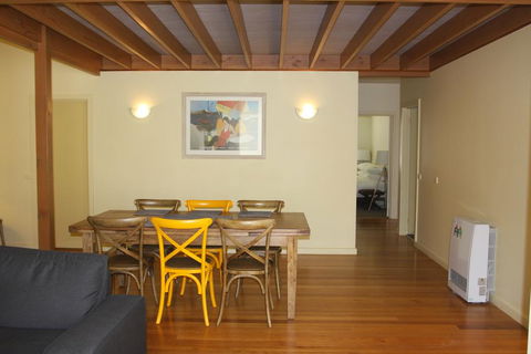 Charbella - Accommodation Redcliffe 1