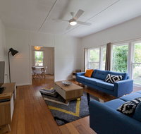 Charlie's Beach House - Accommodation Redcliffe