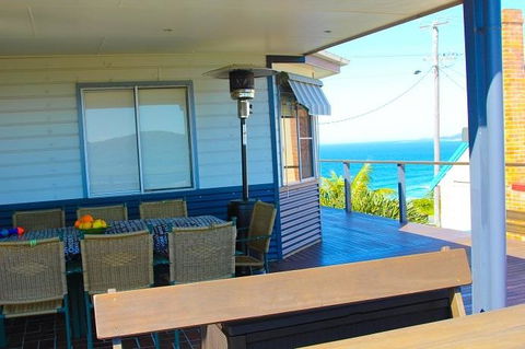 Charm Cottage, 58 Skyline Crescent - Accommodation Redcliffe 2