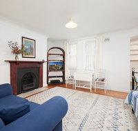 Charming Centrally Located 2 Bedroom Accommodation - Accommodation Redcliffe