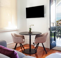 Charming Studio With Balcony in Inner-City Glebe - Accommodation Redcliffe