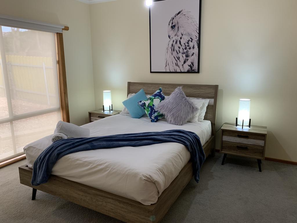 Kennington VIC Accommodation Redcliffe