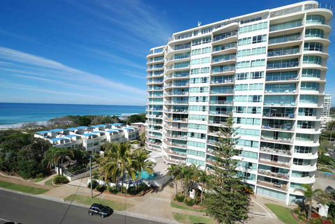 Chateau Royale Beach Resort - Accommodation Redcliffe 0