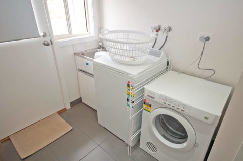 Chevallier - Accommodation Redcliffe 3