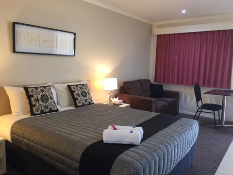 Chinchilla White Gums Motor Inn - Accommodation Redcliffe 0