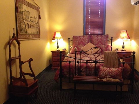 Church House B&B Gundagai - Accommodation Redcliffe 0