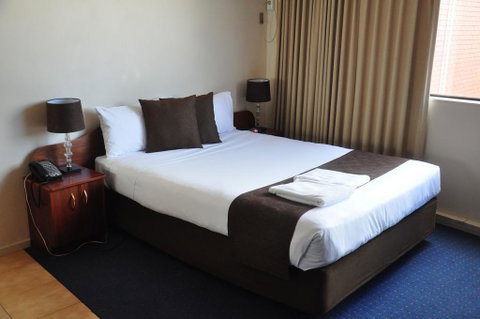 City Park Hotel - Accommodation Redcliffe 1