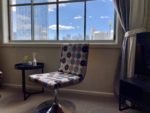 City Views, Pool , Parking & Gym Darling Harbour Sydney Apartment Sleeps 5 - Accommodation Redcliffe 2