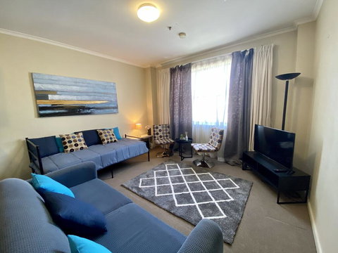 City Views, Pool , Parking & Gym Darling Harbour Sydney Apartment Sleeps 5 - Accommodation Redcliffe 1