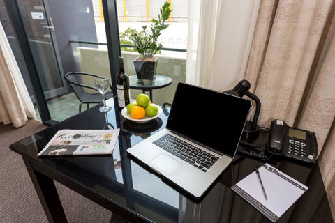 Clarendon Hotel - Accommodation Redcliffe 2