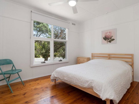 Classic Beach House In Rye - Accommodation Redcliffe 2