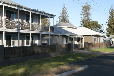 Clearwater Motel Apartments - Accommodation Redcliffe 0