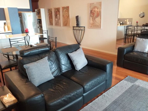 Cleopa Apartment Camperdown - Accommodation Redcliffe 1