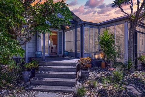 Cliff Top - Accommodation Redcliffe 3
