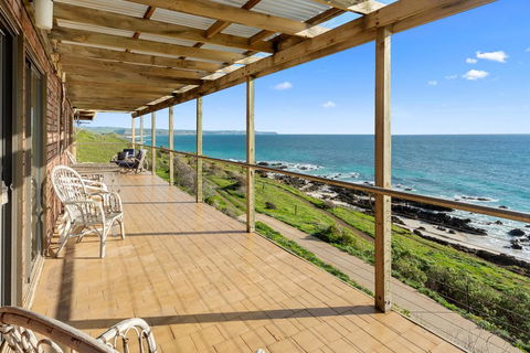 Cliffs End Beach Shack - 105 Gold Coast Drive, Carrickalinga - Accommodation Redcliffe 0