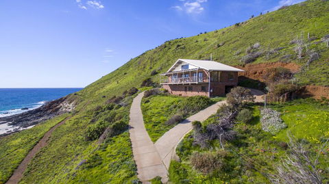 Cliffs End Beach Shack - 105 Gold Coast Drive, Carrickalinga - Accommodation Redcliffe 2