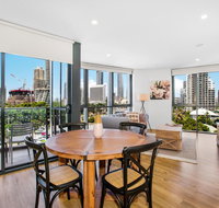 Coastal Apartment with Balcony Parking and Pool - Accommodation Redcliffe