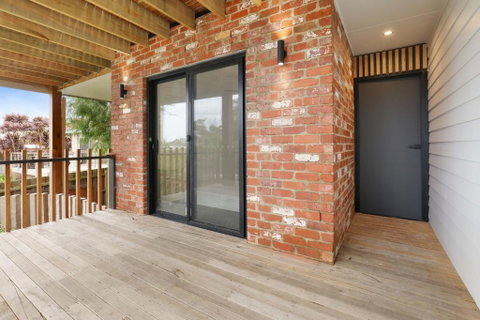COASTAL BEAUTY ON BRUCE - Accommodation Redcliffe 1