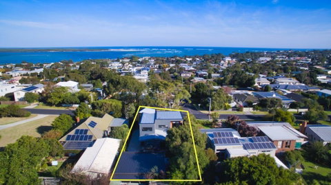 COASTAL BEAUTY ON BRUCE - Accommodation Redcliffe 2