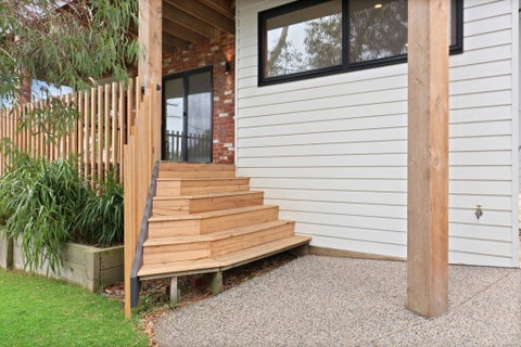 COASTAL BEAUTY ON BRUCE - Accommodation Redcliffe 0