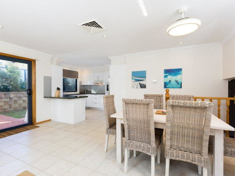 Coastal Haven @ Gerroa - Accommodation Redcliffe 1