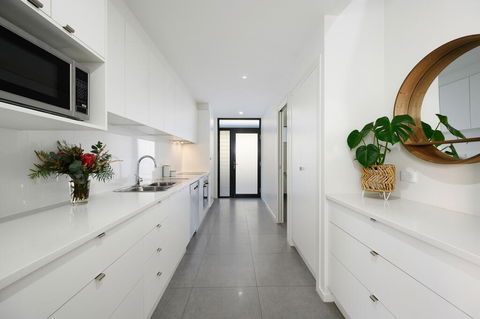 Coastal Living At Wikis - Accommodation Redcliffe 2