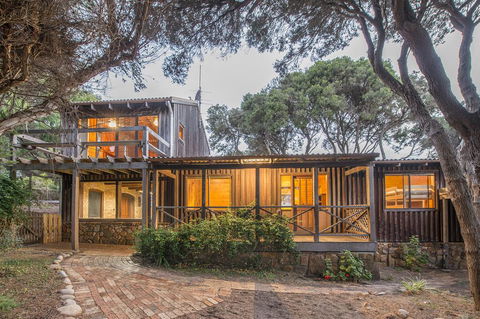 Coleys Beach House Yallingup - Accommodation Redcliffe 2