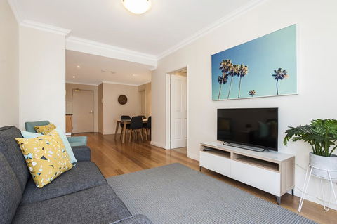 Colin Street Apartment - Accommodation Redcliffe 2