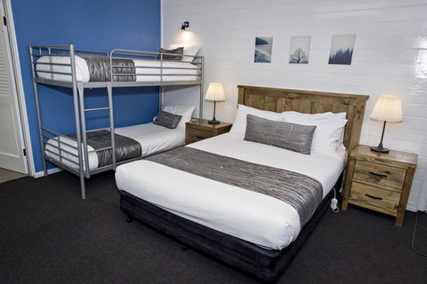 Colonial Motel & Apartments - Accommodation Redcliffe 3
