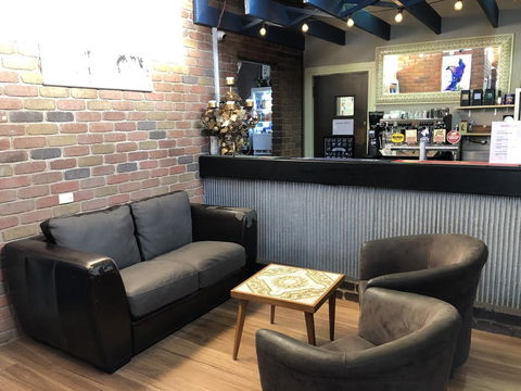 Colony Inn Hotel - Accommodation Redcliffe 3