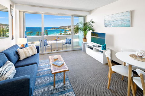 Comfortable Coastal Living Plus Parking - Accommodation Redcliffe 0