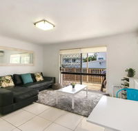 Contemporary 2 Bedroom Beachfront Apartment - Accommodation Redcliffe