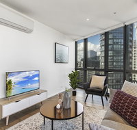 Contemporary Luxury With Views At Maya Waterfront - Accommodation Redcliffe