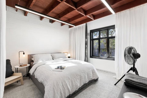 Converted Warehouse City Loft - Accommodation Redcliffe 1