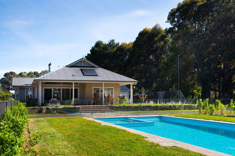 Cooinda - Accommodation Redcliffe 0