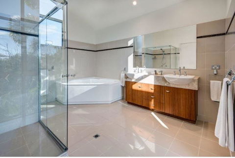 Cooinda Gardens 6 On Hamilton Island - Accommodation Redcliffe 0