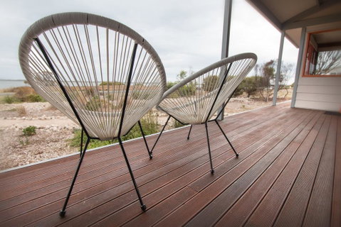 Coorong Aurora - Breathtaking Waterfront Escape - Accommodation Redcliffe 3