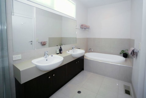 Coral Cove - Accommodation Redcliffe 2