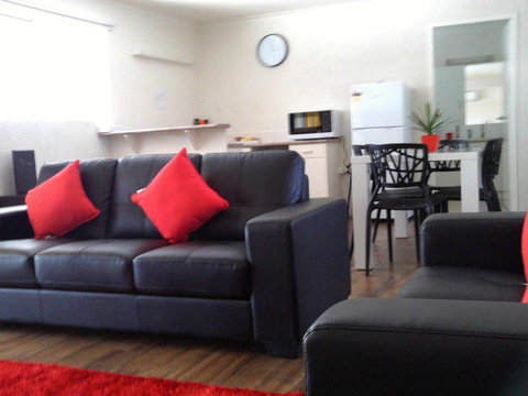 Coral Sands Motel - Accommodation Redcliffe 1