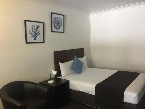 Coral Sands Motel - Accommodation Redcliffe 2