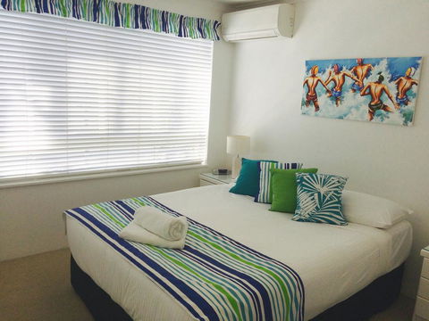 Coral Sea Apartments - Accommodation Redcliffe 2