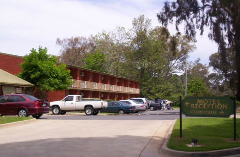 Corowa Golf Club Motel - Accommodation Redcliffe 2