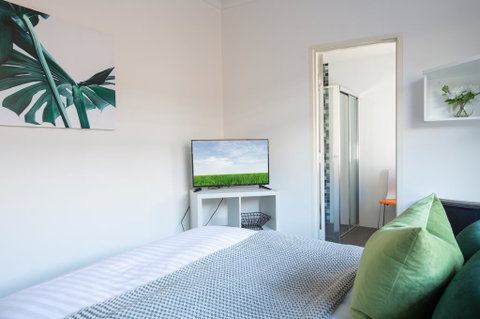 Cosy And Bright Studio Next To Westmead Hospital - Accommodation Redcliffe 1